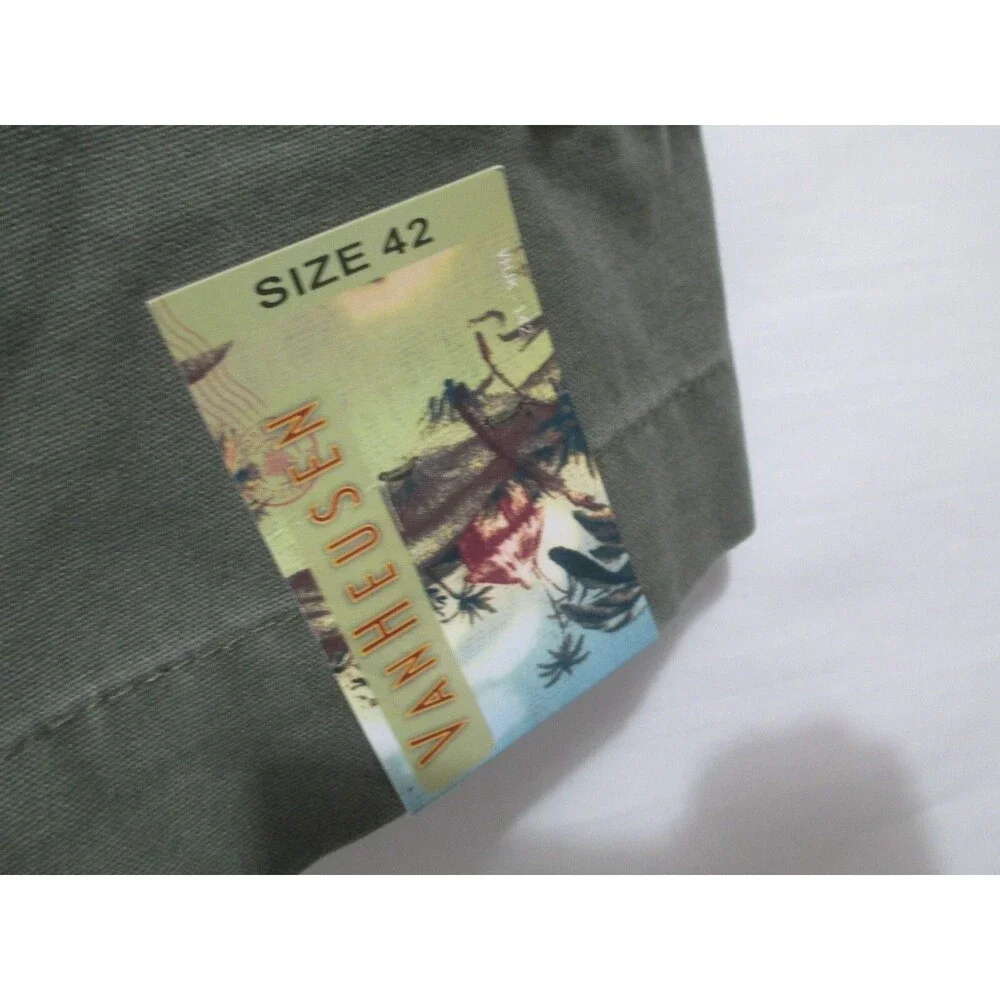 NWT Van Heusen Mens Khaki Cargo Shorts 100% Cotton 42x9